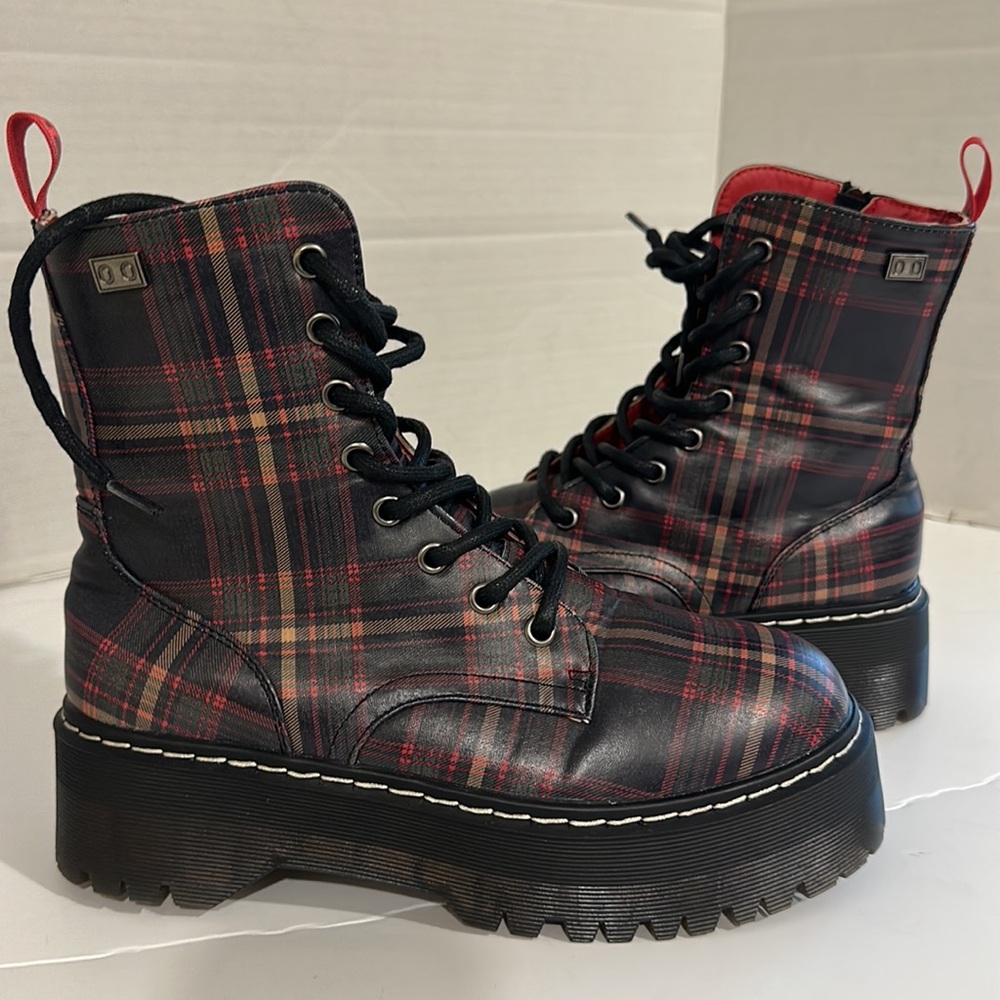 Cool Way Plaid Platform Combat Boots Size 8